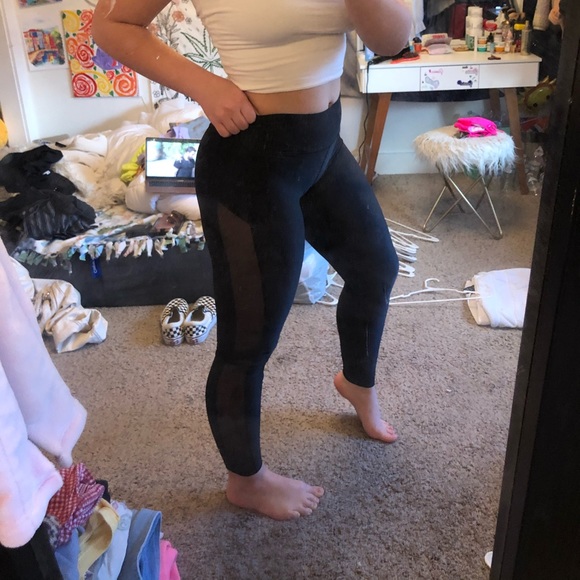 black leggings with mesh sides - Picture 3 of 3